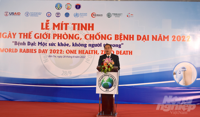 Thứ trưởng Bộ NN-PTNT Phùng Đức Tiến đề nghị các Bộ ngành, chính quyền địa phương triển khai kịp thời đầy đủ chương trình Quốc gia phòng chống bệnh dại, hướng đến mục tiêu không còn ca tử vong vì bệnh dại đến năm 2030. Ảnh: Minh Đảm.